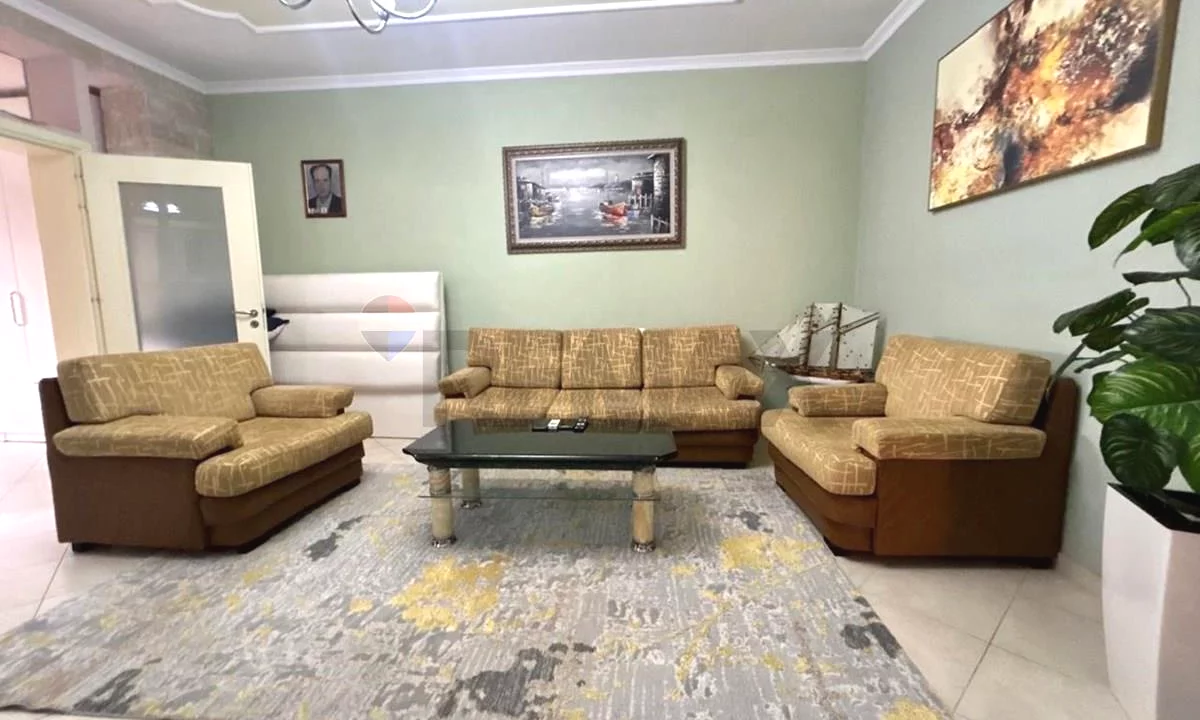 Shtepi me qera Apartament ne Vlore, 1+1, Mobilimi E mobiluar, Pagesa 400  Euro.