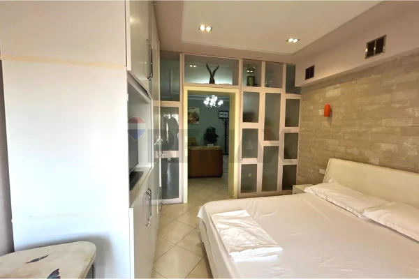 Shtepi me qera Apartament ne Vlore, 1+1, Mobilimi E mobiluar, Pagesa 400  Euro.