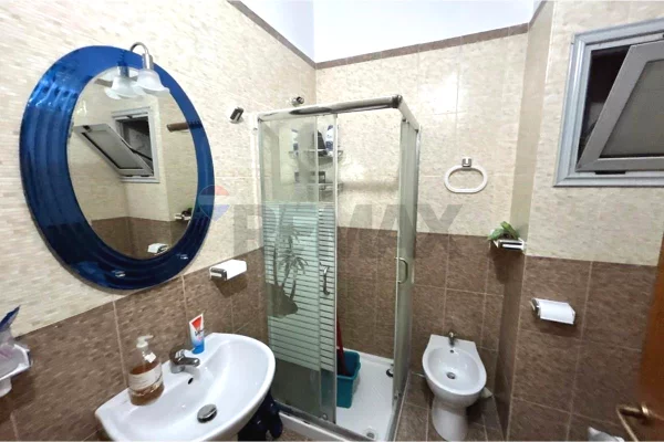 Shtepi me qera Apartament ne Vlore, 1+1, Mobilimi E mobiluar, Pagesa 400  Euro.