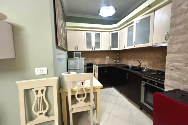 Shtepi me qera Apartament ne Vlore, 1+1, Mobilimi E mobiluar, Pagesa 400  Euro.