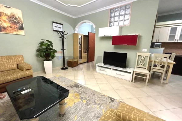 Shtepi me qera Apartament ne Vlore, 1+1, Mobilimi E mobiluar, Pagesa 400  Euro.
