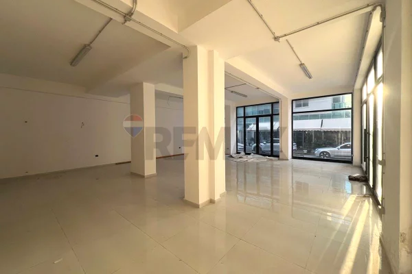 🏢✨ AMBIENT KOMERCIAL NE SHITJE – BULEVARDI ISMAIL QEMALI, VLORE ✨🏢