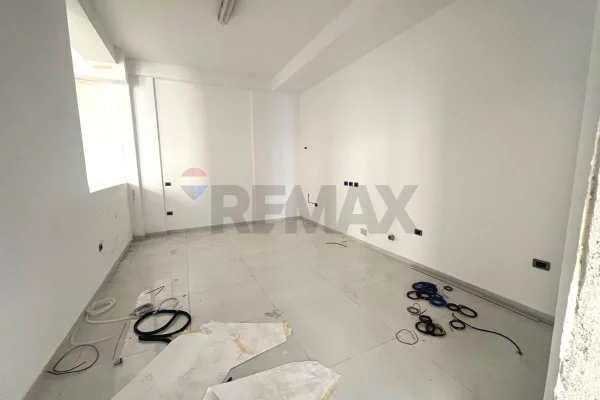 🏢✨ AMBIENT KOMERCIAL NE SHITJE – BULEVARDI ISMAIL QEMALI, VLORE ✨🏢