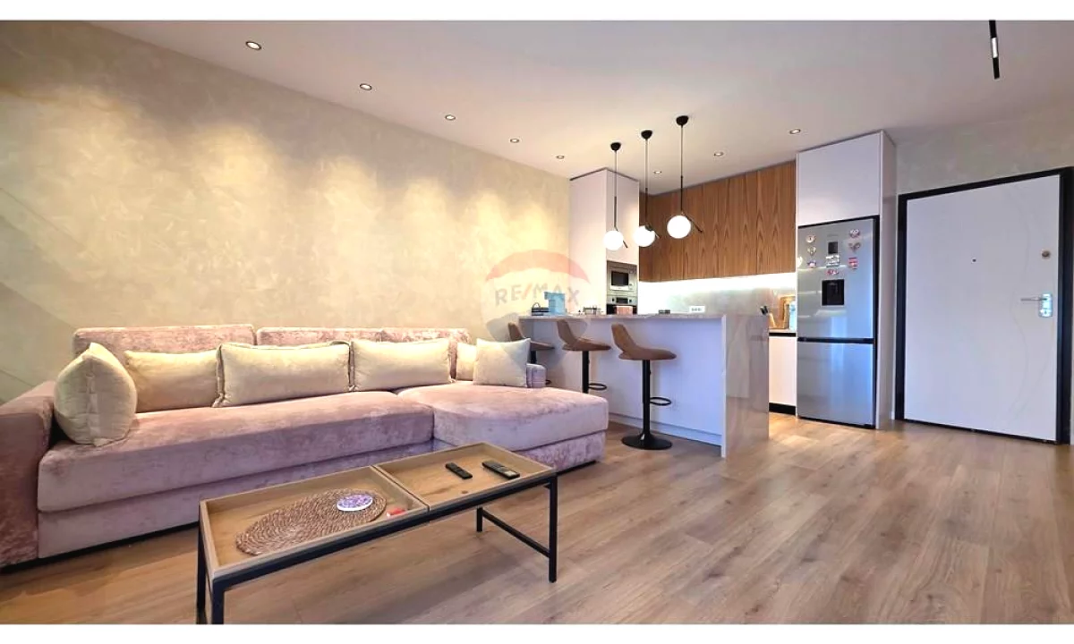 Shtepi ne shitje Apartament ne Vlore, 1+1, Mobilimi E mobiluar, Pagesa 187,000  Euro.