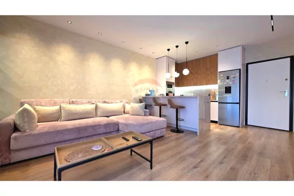 Shtepi ne shitje Apartament ne Vlore, 1+1, Mobilimi E mobiluar, Pagesa 187,000  Euro.