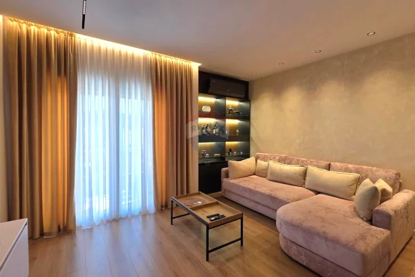 Shtepi ne shitje Apartament ne Vlore, 1+1, Mobilimi E mobiluar, Pagesa 187,000  Euro.