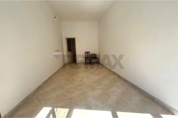 Ambient biznesi me qera 1+1 ne Vlore - 250 Euro