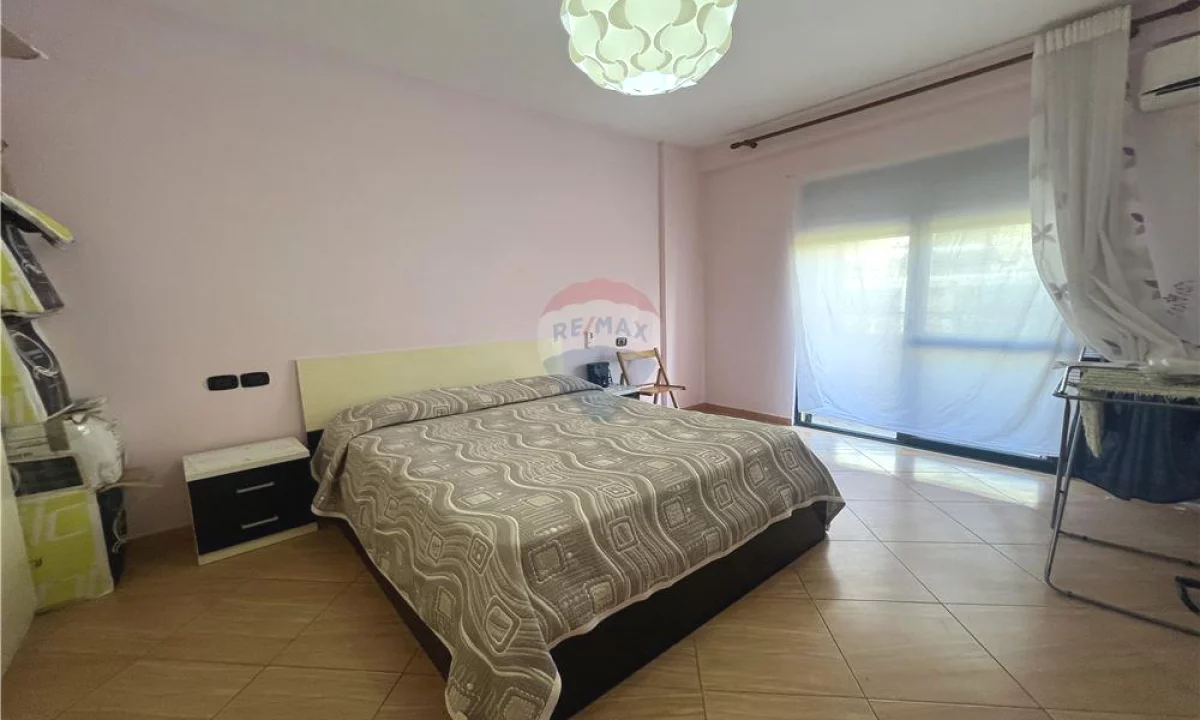 Shtepi ne shitje Apartament ne Vlore, 2+1, Mobilimi Bosh, pa mobiluar, Pagesa 138,500  Euro.