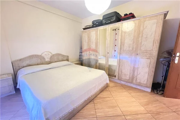 Shtepi ne shitje Apartament ne Vlore, 2+1, Mobilimi Bosh, pa mobiluar, Pagesa 138,500  Euro.