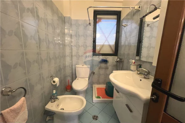 Shtepi ne shitje Apartament ne Vlore, 2+1, Mobilimi Bosh, pa mobiluar, Pagesa 138,500  Euro.