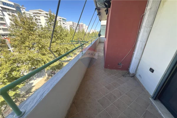 Shtepi ne shitje Apartament ne Vlore, 2+1, Mobilimi Bosh, pa mobiluar, Pagesa 138,500  Euro.