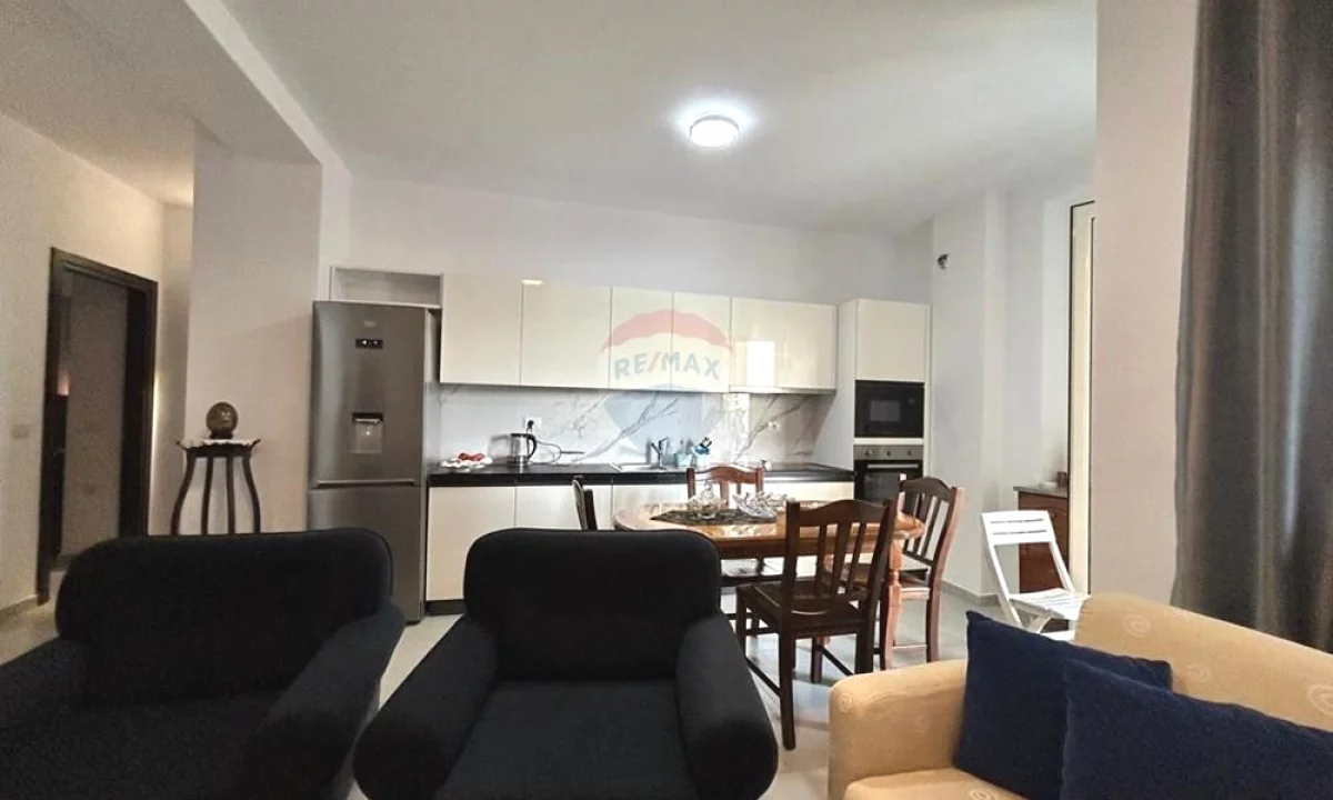 Shtepi me qera Apartament ne Vlore, 2+1, Mobilimi E mobiluar, Pagesa 600  Euro.