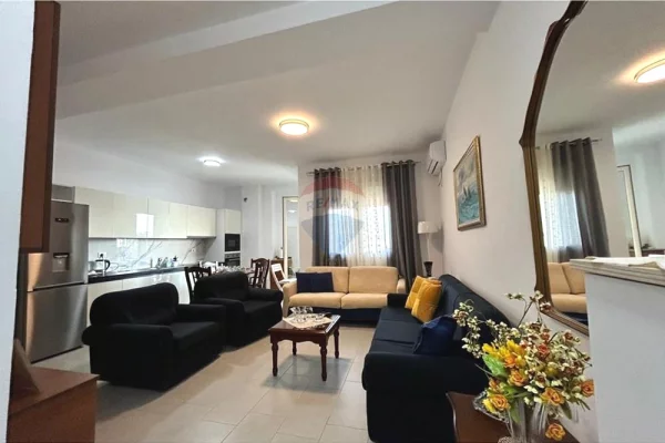 Shtepi me qera Apartament ne Vlore, 2+1, Mobilimi E mobiluar, Pagesa 600  Euro.