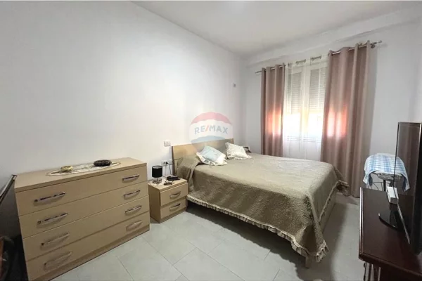 Shtepi me qera Apartament ne Vlore, 2+1, Mobilimi E mobiluar, Pagesa 600  Euro.