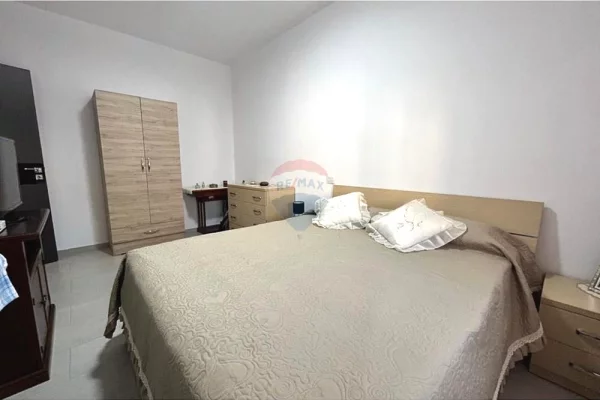 Shtepi me qera Apartament ne Vlore, 2+1, Mobilimi E mobiluar, Pagesa 600  Euro.