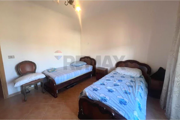 Shtepi ne shitje Apartament ne Vlore, 2+1, Mobilimi E mobiluar, Pagesa 165,000  Euro.