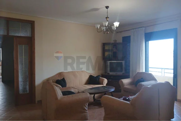 Shtepi ne shitje Apartament ne Vlore, 2+1, Mobilimi E mobiluar, Pagesa 165,000  Euro.