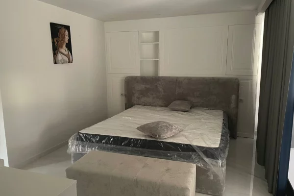 Shtepi ne shitje Duplex(shtepi me 2 kate) ne Vlore, 2+1, Mobilimi E mobiluar, Pagesa 294,000  Euro.