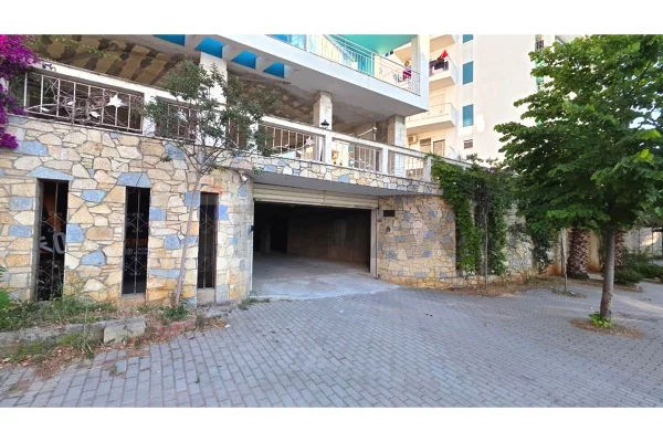 Shtepi ne shitje Papafingo(kati i catise) ne Vlore, 2+1, Mobilimi E mobiluar, Pagesa 270,000  Euro.