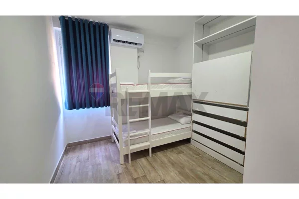 Shtepi ne shitje Papafingo(kati i catise) ne Vlore, 2+1, Mobilimi E mobiluar, Pagesa 270,000  Euro.