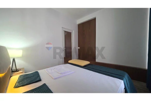 Shtepi ne shitje Papafingo(kati i catise) ne Vlore, 2+1, Mobilimi E mobiluar, Pagesa 270,000  Euro.