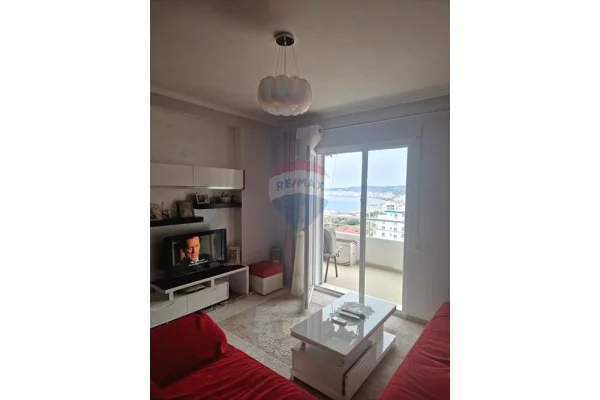 Shtepi ne shitje Apartament ne Vlore, 2+1, Mobilimi E mobiluar, Pagesa 322,720  Euro.