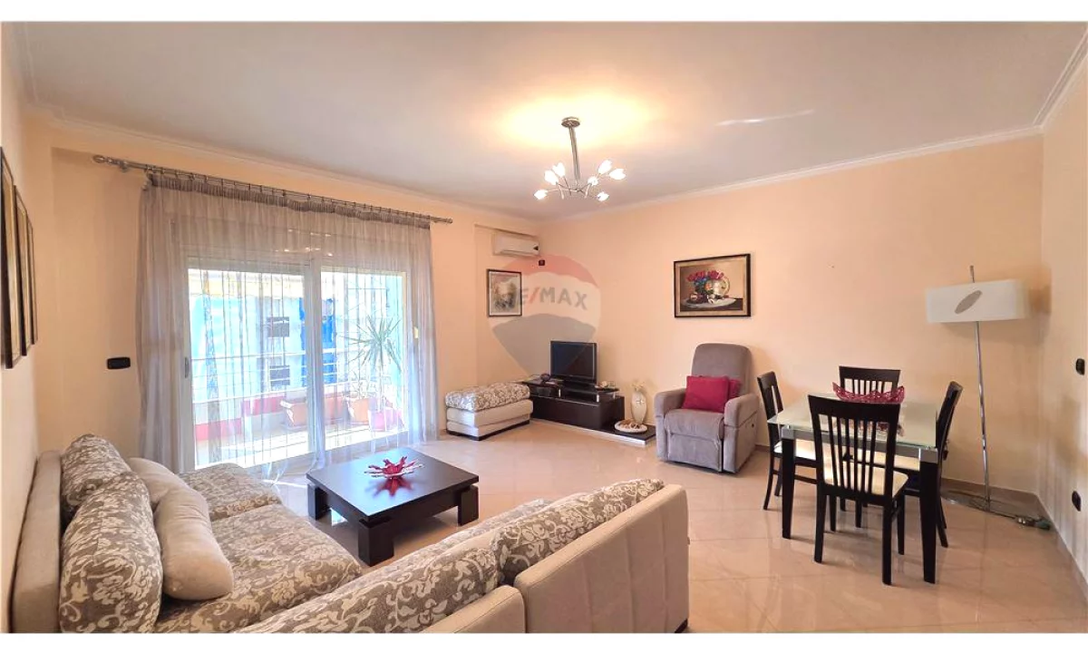 Shtepi ne shitje Apartament ne Vlore, 1+1, Mobilimi E mobiluar, Pagesa 157,000  Euro.