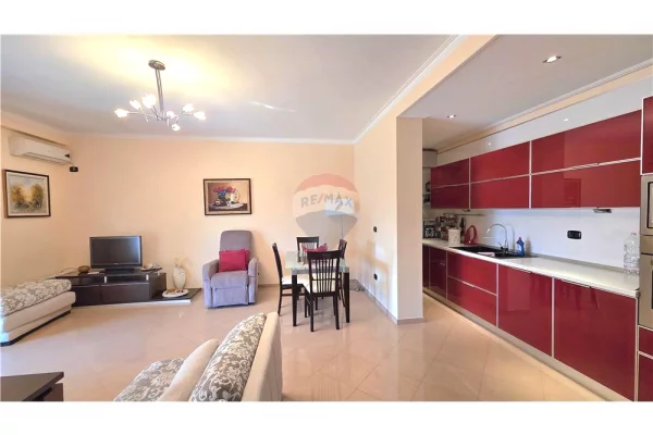 Shtepi ne shitje Apartament ne Vlore, 1+1, Mobilimi E mobiluar, Pagesa 157,000  Euro.