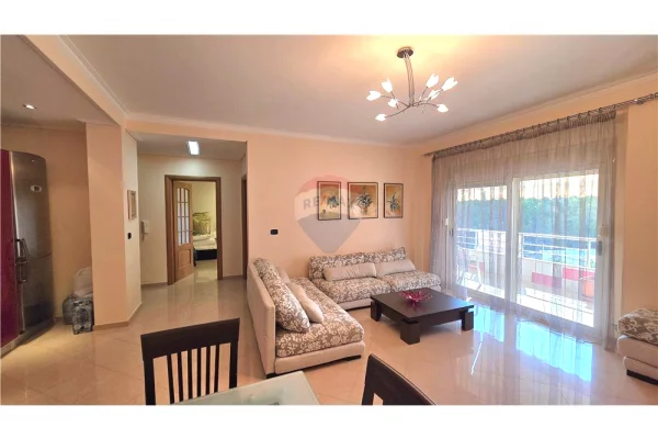 Shtepi ne shitje Apartament ne Vlore, 1+1, Mobilimi E mobiluar, Pagesa 157,000  Euro.