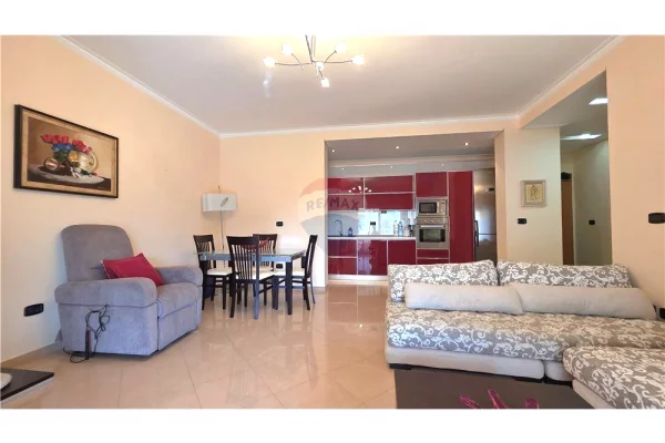 Shtepi ne shitje Apartament ne Vlore, 1+1, Mobilimi E mobiluar, Pagesa 157,000  Euro.