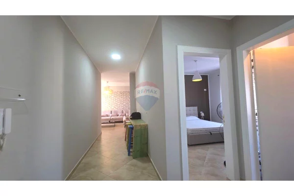 Shtepi ne shitje Apartament ne Vlore, 2+1, Mobilimi E mobiluar, Pagesa 260,000  Euro.