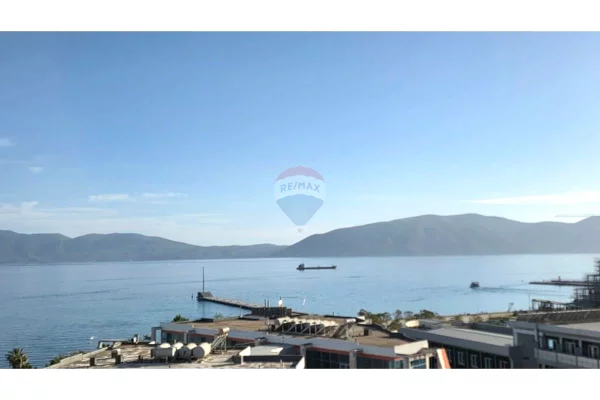 Shtepi ne shitje Apartament ne Vlore, 2+1, Mobilimi E mobiluar, Pagesa 260,000  Euro.
