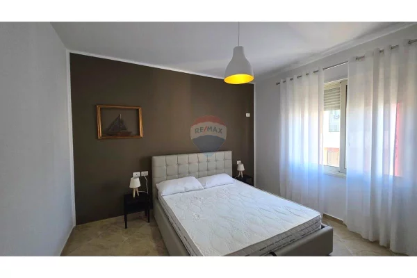 Shtepi ne shitje Apartament ne Vlore, 2+1, Mobilimi E mobiluar, Pagesa 260,000  Euro.