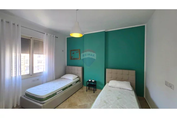 Shtepi ne shitje Apartament ne Vlore, 2+1, Mobilimi E mobiluar, Pagesa 260,000  Euro.