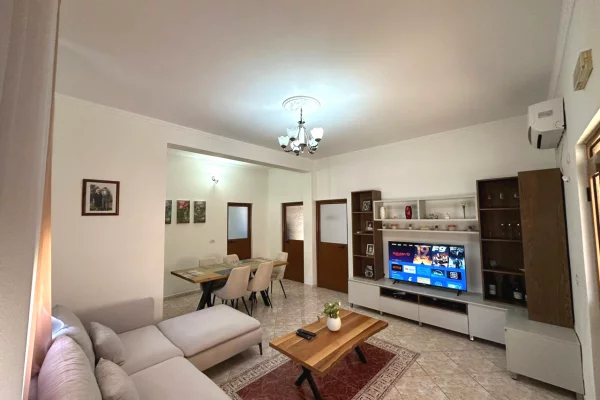 Shtepi ne shitje 4+1 ne Vlore - 180,000 Euro