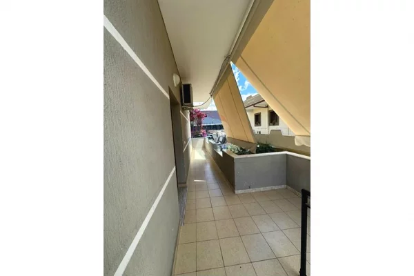 Shtepi ne shitje Shtepi Private ne Vlore, 4+1, Mobilimi E mobiluar, Pagesa 180,000  Euro.