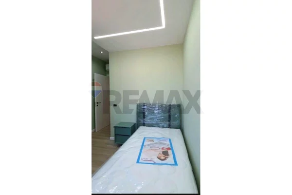 Shtepi ne shitje Penthose(kati i fundit panoramik) ne Vlore, 3+1, Mobilimi E mobiluar, Pagesa 350,000  Euro.