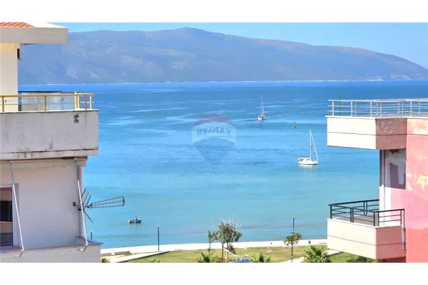 Shtepi ne shitje Penthose(kati i fundit panoramik) ne Vlore, 3+1, Mobilimi E mobiluar, Pagesa 350,000  Euro.
