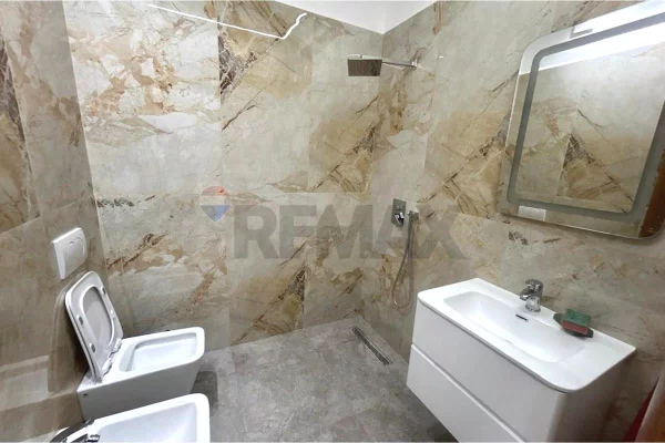 Shtepi me qera Apartament ne Vlore, 1+1, Mobilimi E mobiluar, Pagesa 400  Euro.