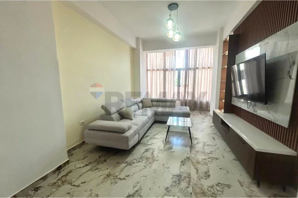 Shtepi me qera Apartament ne Vlore, 1+1, Mobilimi E mobiluar, Pagesa 400  Euro.