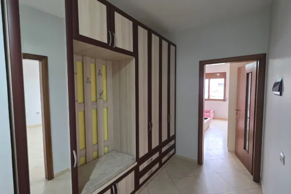 Shtepi ne shitje Apartament ne Vlore, 1+1, Mobilimi E mobiluar, Pagesa 125,000  Euro.