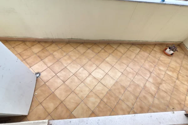 Shtepi ne shitje Apartament ne Vlore, 1+1, Mobilimi E mobiluar, Pagesa 125,000  Euro.