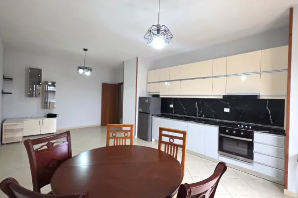 Shtepi ne shitje Apartament ne Vlore, 1+1, Mobilimi E mobiluar, Pagesa 125,000  Euro.