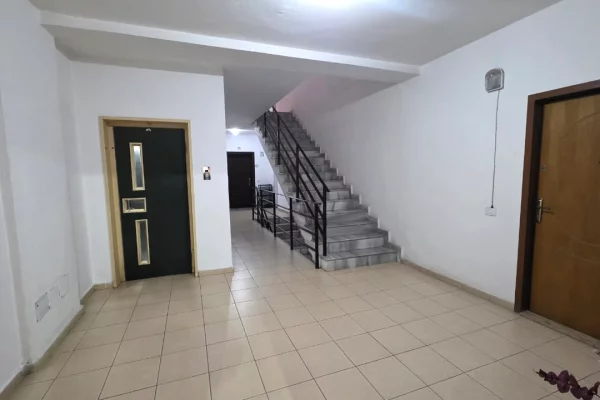 Shtepi ne shitje Apartament ne Vlore, 1+1, Mobilimi E mobiluar, Pagesa 125,000  Euro.