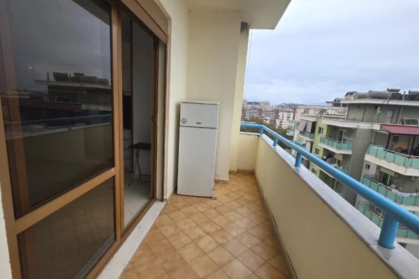 Shtepi ne shitje Apartament ne Vlore, 1+1, Mobilimi E mobiluar, Pagesa 125,000  Euro.