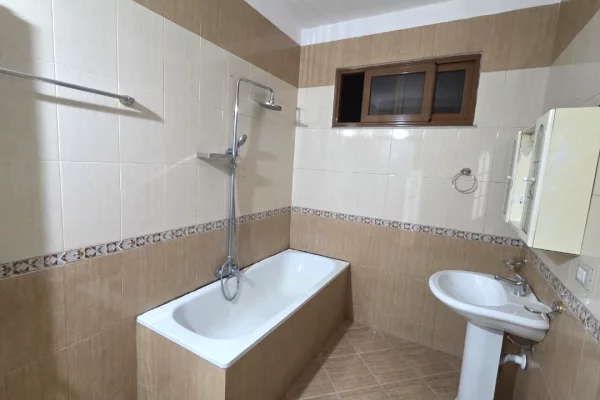 Shtepi ne shitje Apartament ne Vlore, 1+1, Mobilimi E mobiluar, Pagesa 125,000  Euro.