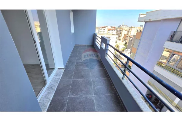 Shtepi ne shitje Apartament ne Vlore, 1+1, Mobilimi E mobiluar, Pagesa 120,000  Euro.