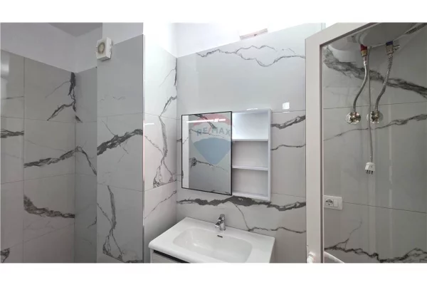 Shtepi ne shitje Apartament ne Vlore, 1+1, Mobilimi E mobiluar, Pagesa 120,000  Euro.