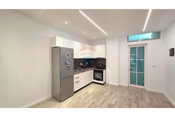 Shtepi ne shitje Apartament ne Vlore, 1+1, Mobilimi E mobiluar, Pagesa 120,000  Euro.
