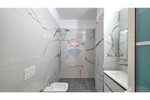 Shtepi ne shitje Apartament ne Vlore, 1+1, Mobilimi E mobiluar, Pagesa 120,000  Euro.